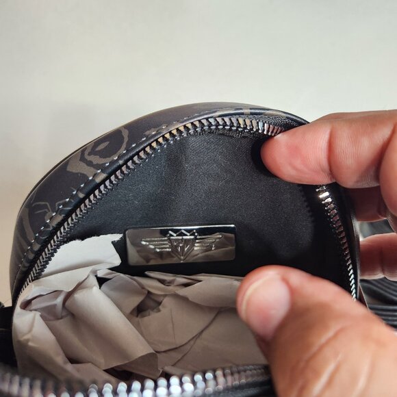 NWT Buckle Down Horror Movie Vegan Leather Beetlejuice Chibi Mini Crossbody Bag - Picture 14 of 16